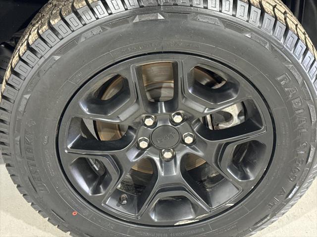 used 2022 Jeep Cherokee car, priced at $22,987