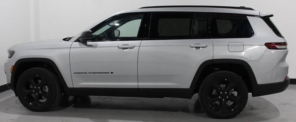new 2023 Jeep Grand Cherokee L car, priced at $46,000