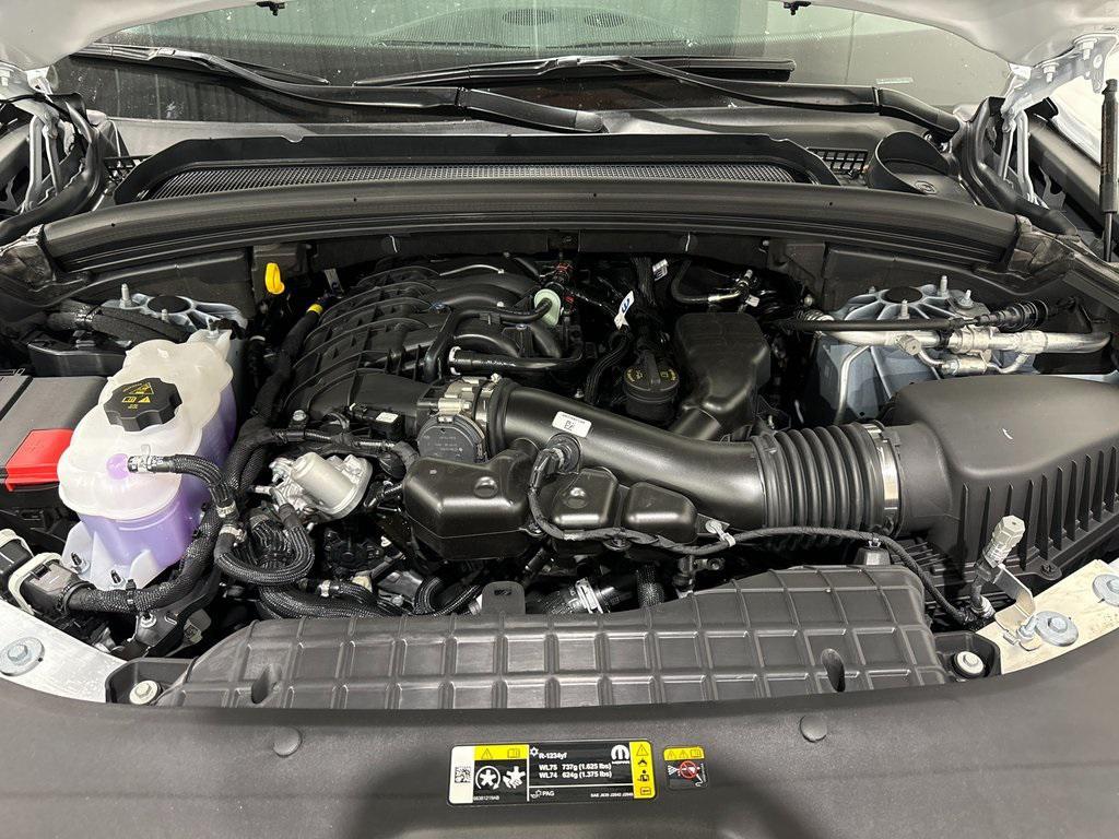 new 2025 Jeep Grand Cherokee car, priced at $35,733