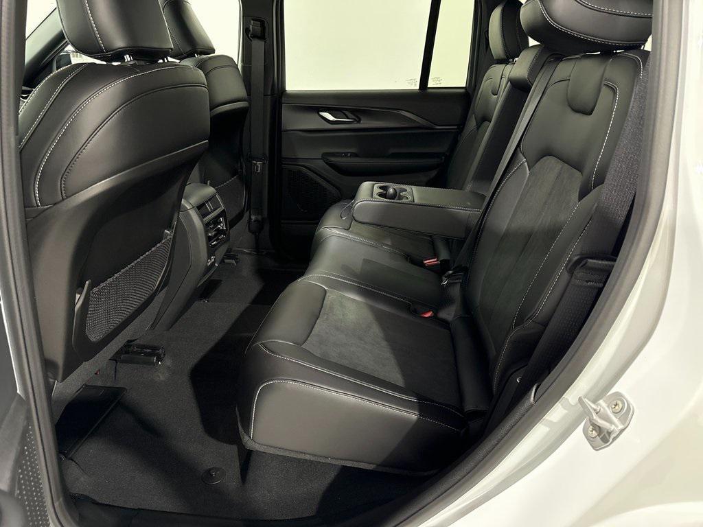 new 2025 Jeep Grand Cherokee car, priced at $35,733