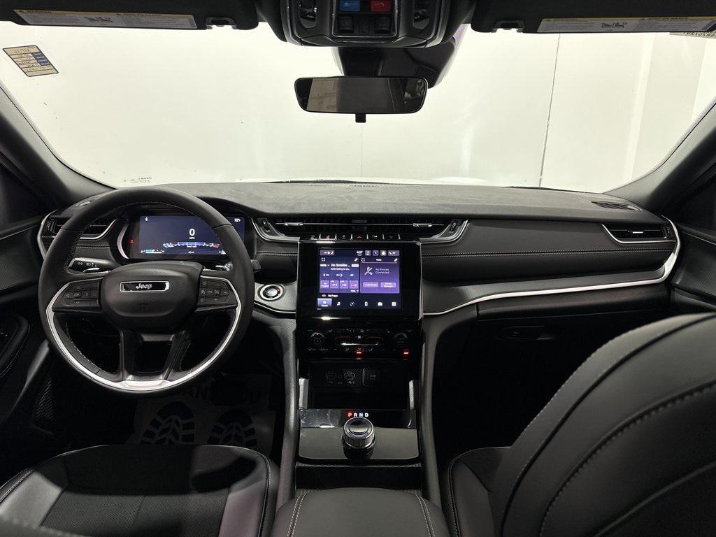 new 2025 Jeep Grand Cherokee car, priced at $35,733