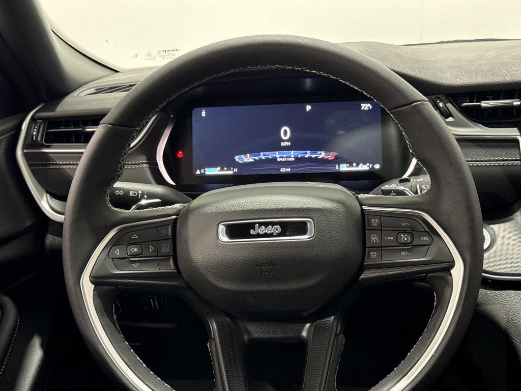 new 2025 Jeep Grand Cherokee car, priced at $35,733