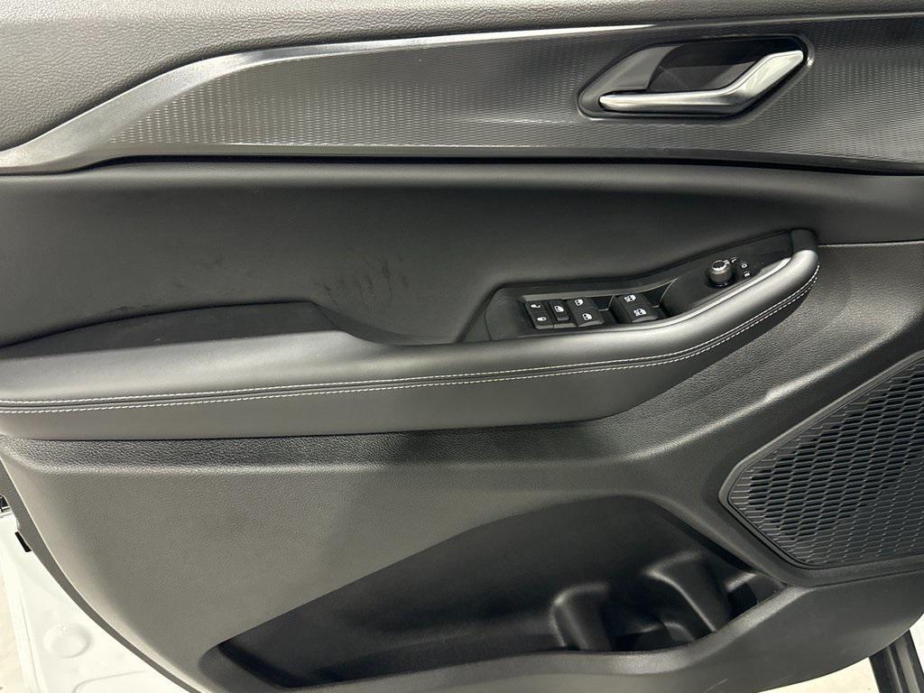 new 2025 Jeep Grand Cherokee car, priced at $35,733