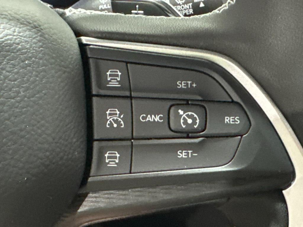 new 2025 Jeep Grand Cherokee car, priced at $35,733