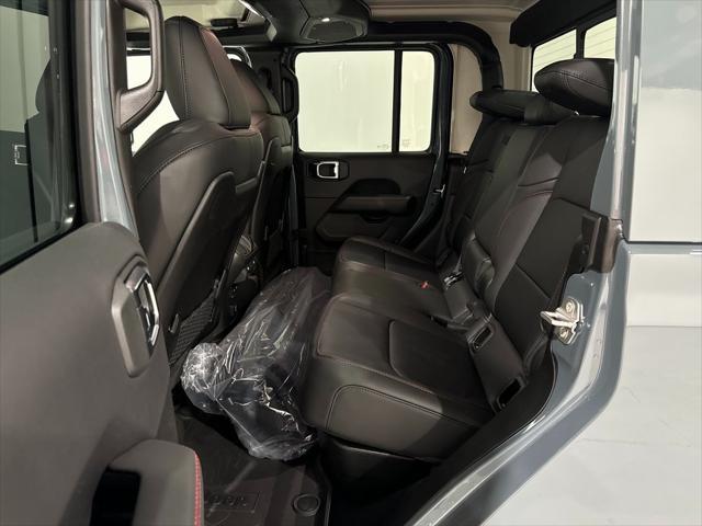 new 2025 Jeep Gladiator car, priced at $47,689