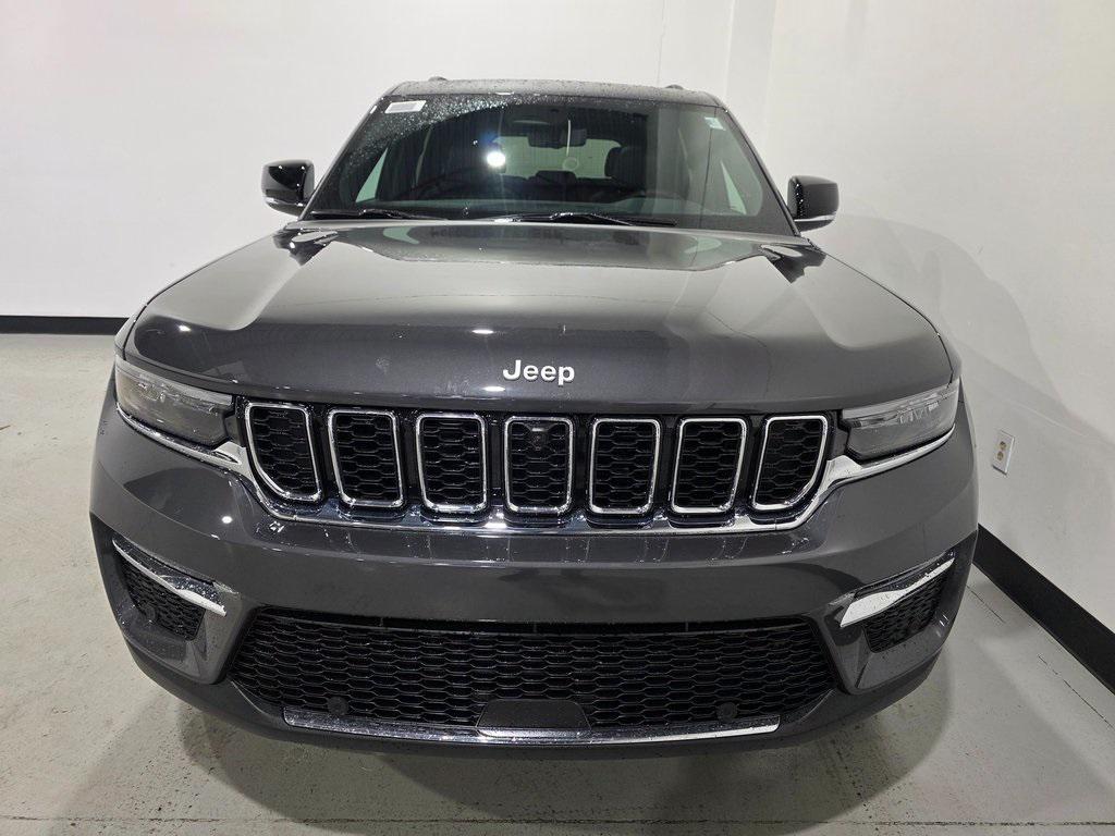 new 2025 Jeep Grand Cherokee car, priced at $41,245