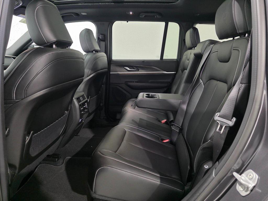 new 2025 Jeep Grand Cherokee car, priced at $41,245