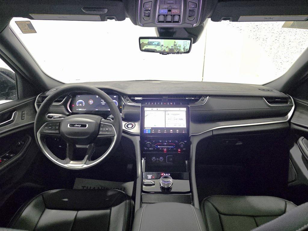 new 2025 Jeep Grand Cherokee car, priced at $41,245