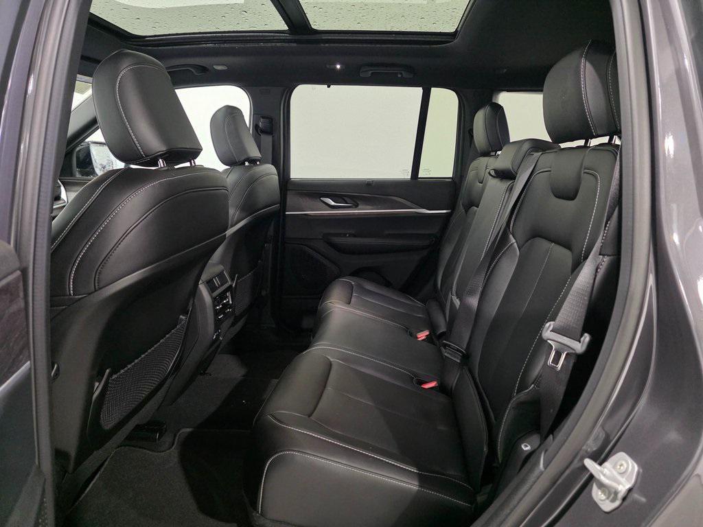 new 2025 Jeep Grand Cherokee car, priced at $41,245