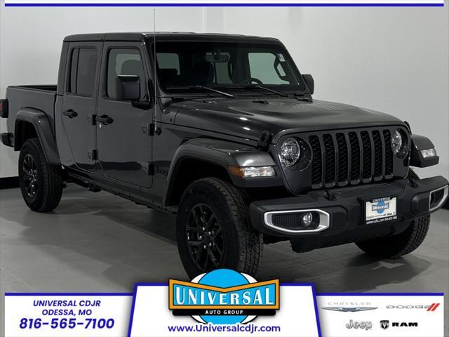 new 2023 Jeep Gladiator car, priced at $37,940