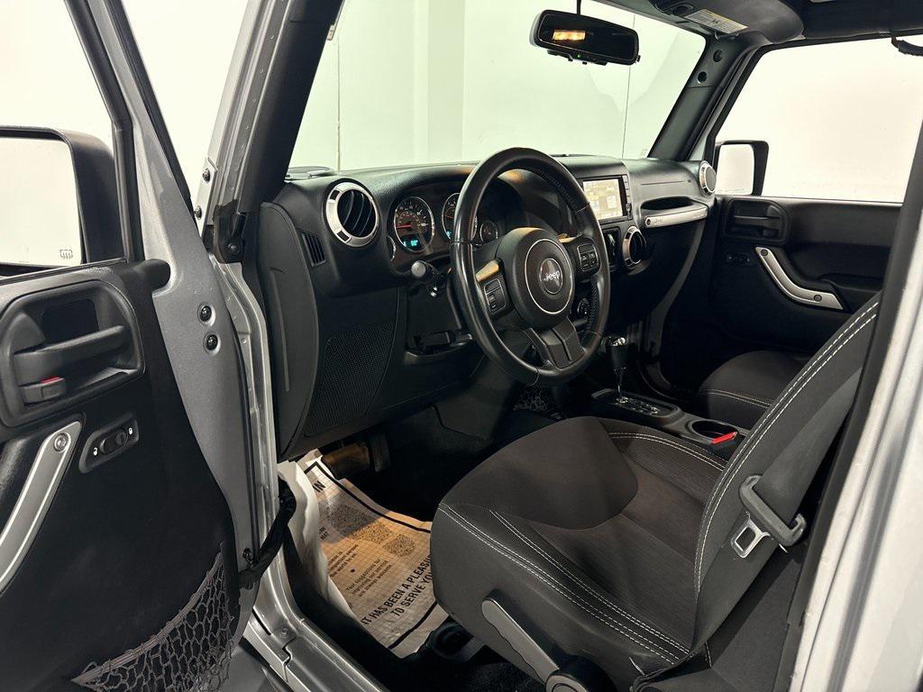 used 2015 Jeep Wrangler Unlimited car, priced at $17,550