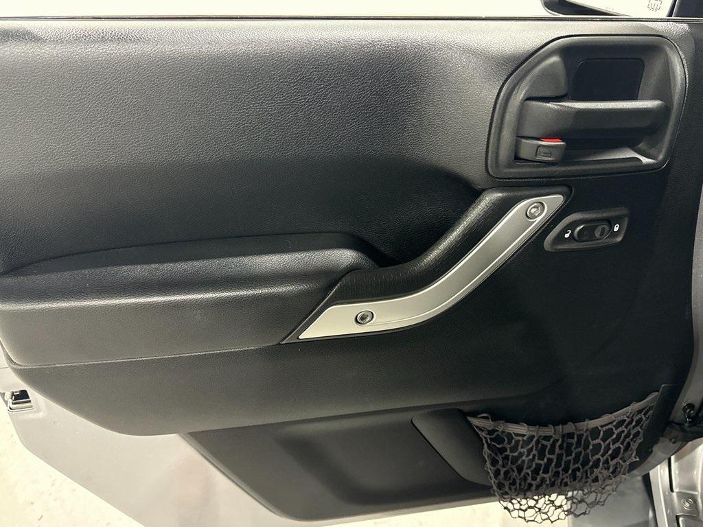 used 2015 Jeep Wrangler Unlimited car, priced at $17,550