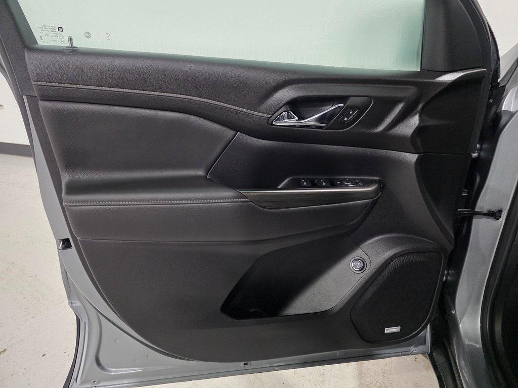 used 2023 GMC Acadia car, priced at $30,950