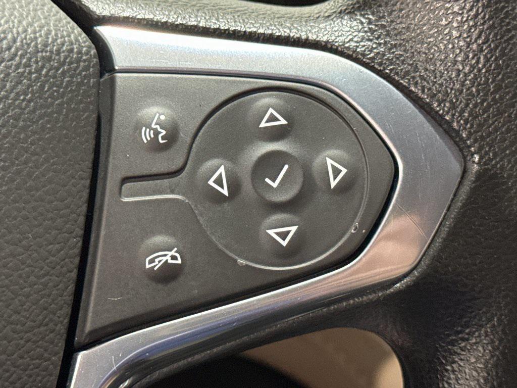 used 2022 Chevrolet Traverse car, priced at $21,360