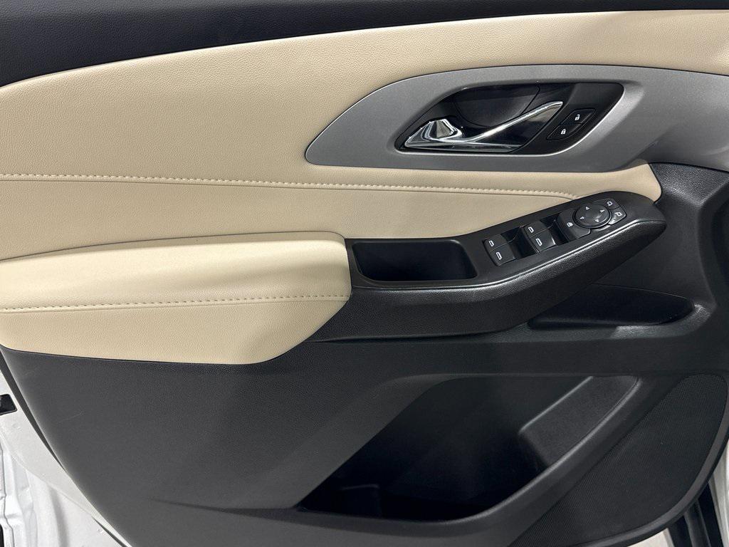 used 2022 Chevrolet Traverse car, priced at $21,360