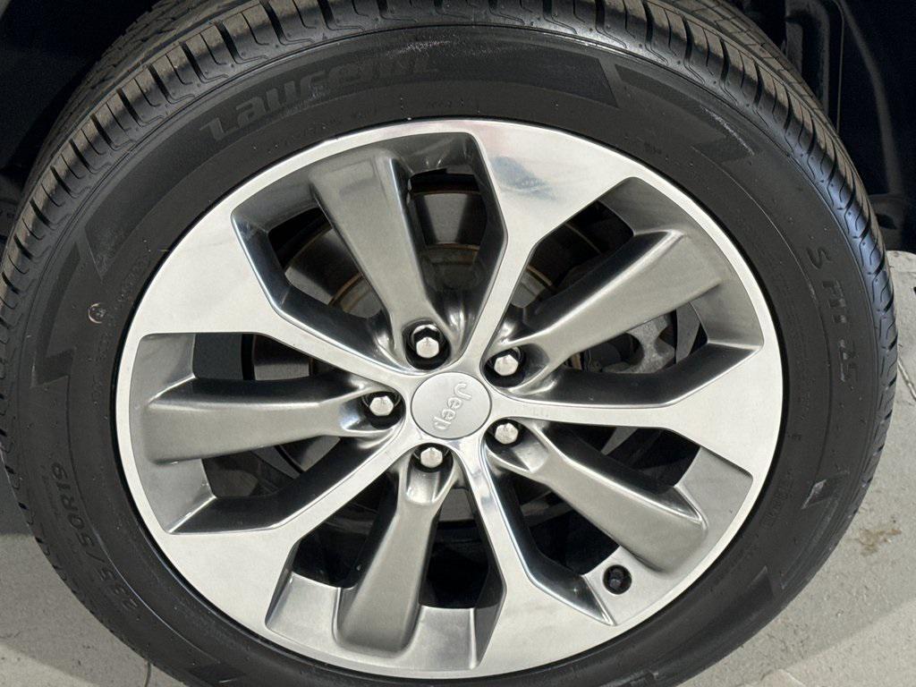 used 2019 Jeep Cherokee car, priced at $20,650