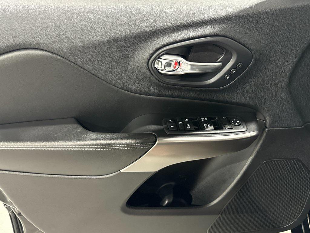 used 2019 Jeep Cherokee car, priced at $20,650