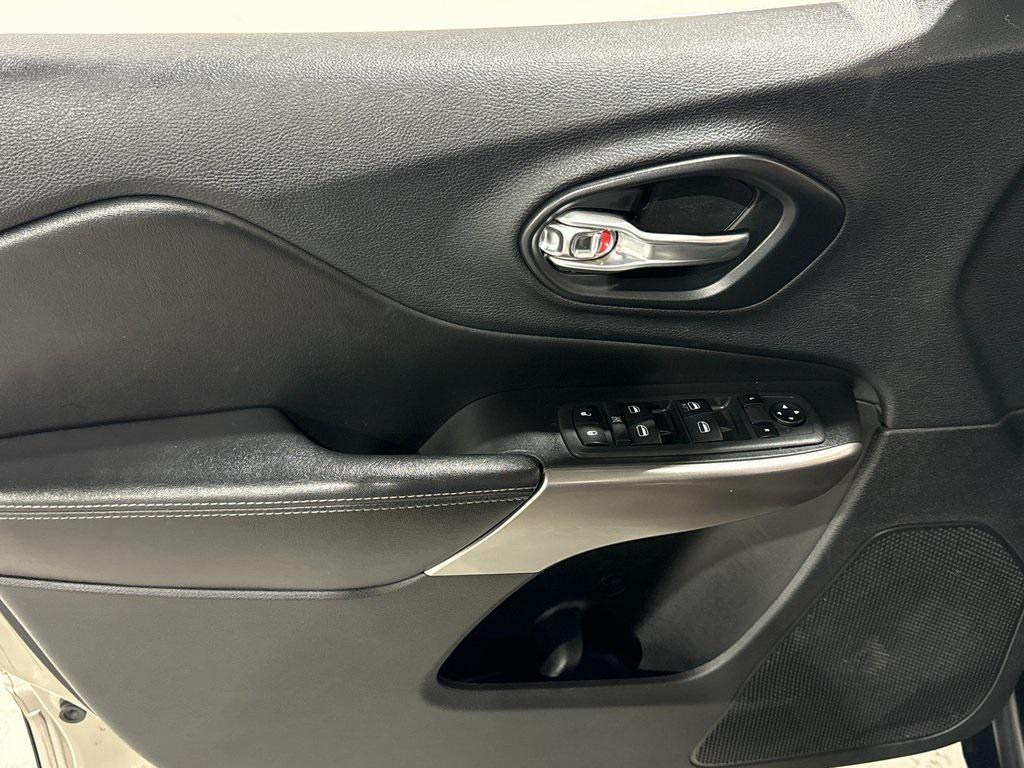 used 2019 Jeep Cherokee car, priced at $13,945