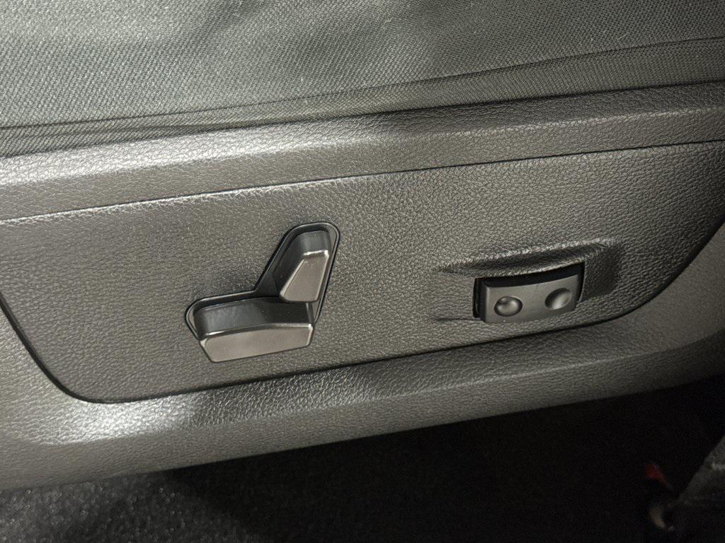 used 2022 Ram 1500 Classic car, priced at $29,605