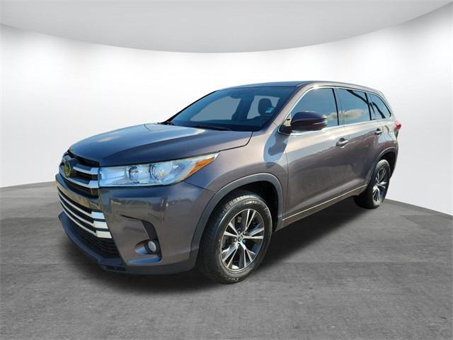 used 2018 Toyota Highlander car, priced at $22,990