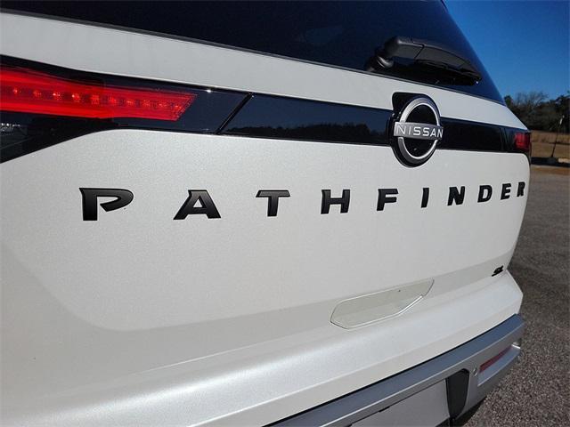 new 2025 Nissan Pathfinder car, priced at $42,739