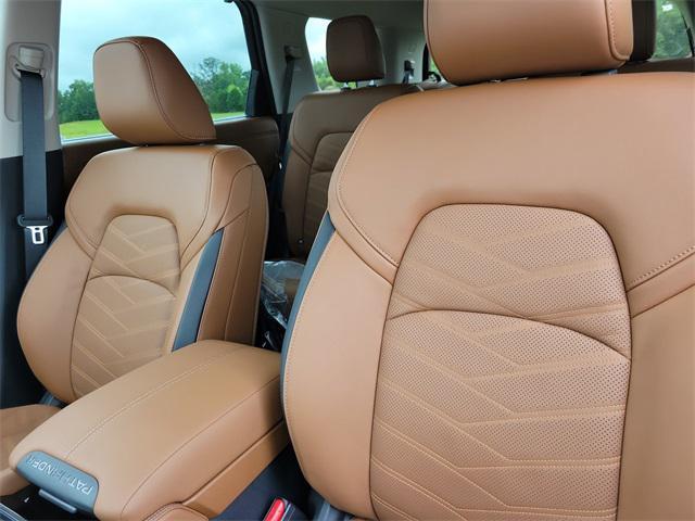 new 2025 Nissan Pathfinder car, priced at $49,977