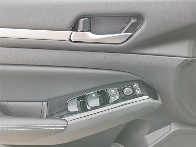new 2025 Nissan Altima car, priced at $32,987