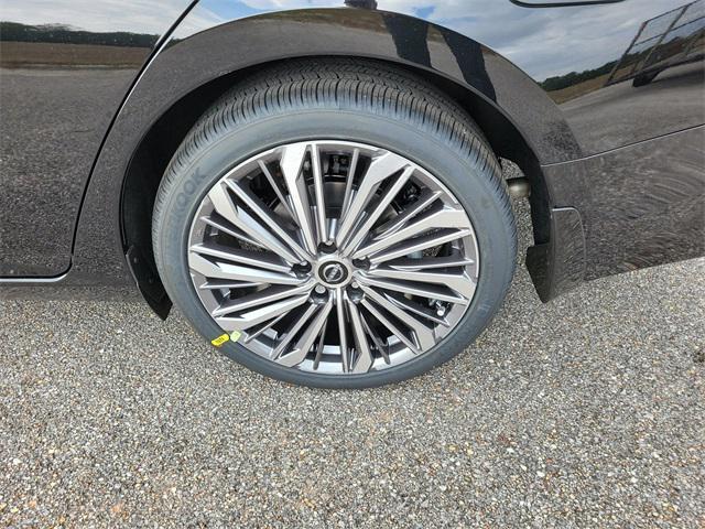 new 2025 Nissan Altima car, priced at $32,987