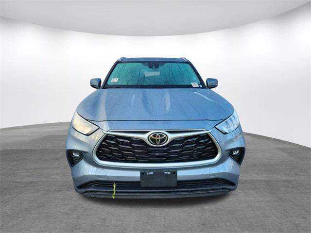 used 2023 Toyota Highlander car, priced at $39,150
