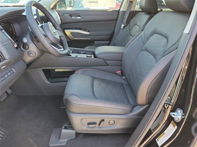 new 2025 Nissan Pathfinder car, priced at $50,654