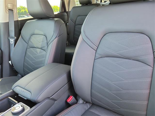 new 2025 Nissan Pathfinder car, priced at $50,654