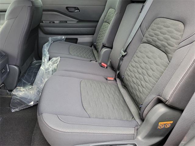 new 2025 Nissan Pathfinder car, priced at $38,002