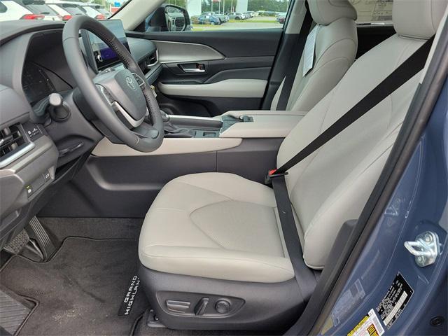 used 2025 Toyota Grand Highlander Hybrid car, priced at $54,135