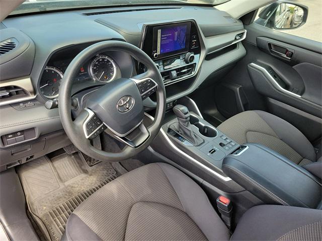 used 2023 Toyota Highlander car, priced at $32,995