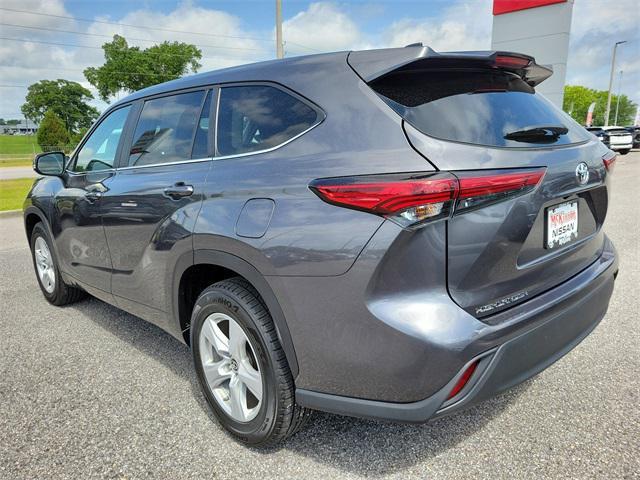 used 2023 Toyota Highlander car, priced at $32,995