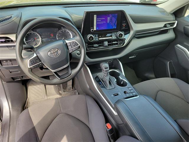 used 2023 Toyota Highlander car, priced at $32,995