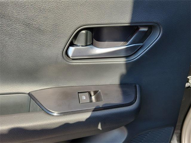 new 2025 Nissan Kicks car, priced at $27,287