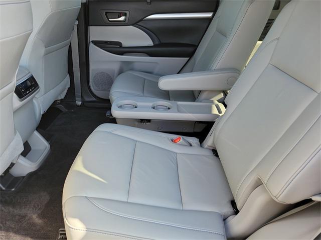 used 2019 Toyota Highlander car, priced at $30,017