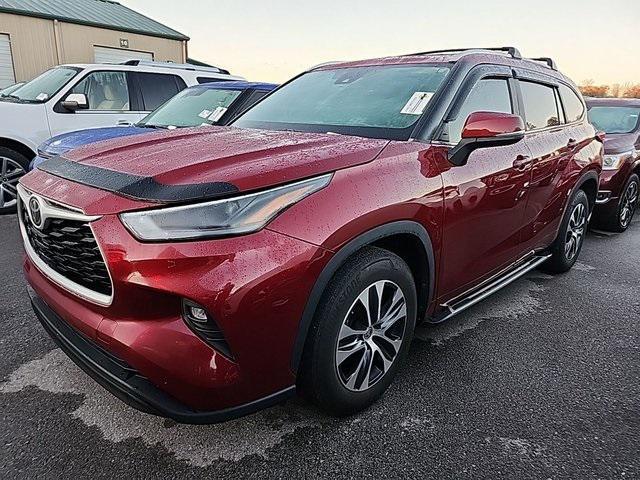 used 2023 Toyota Highlander car, priced at $38,995