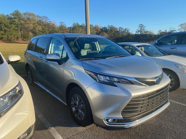 used 2024 Toyota Sienna car, priced at $47,995