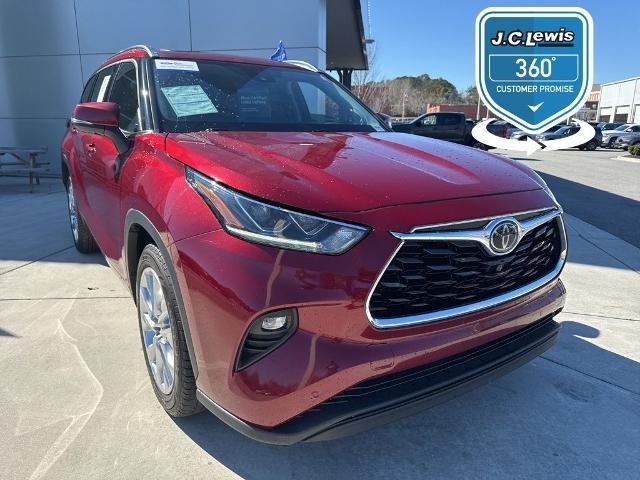 used 2020 Toyota Highlander car, priced at $27,000