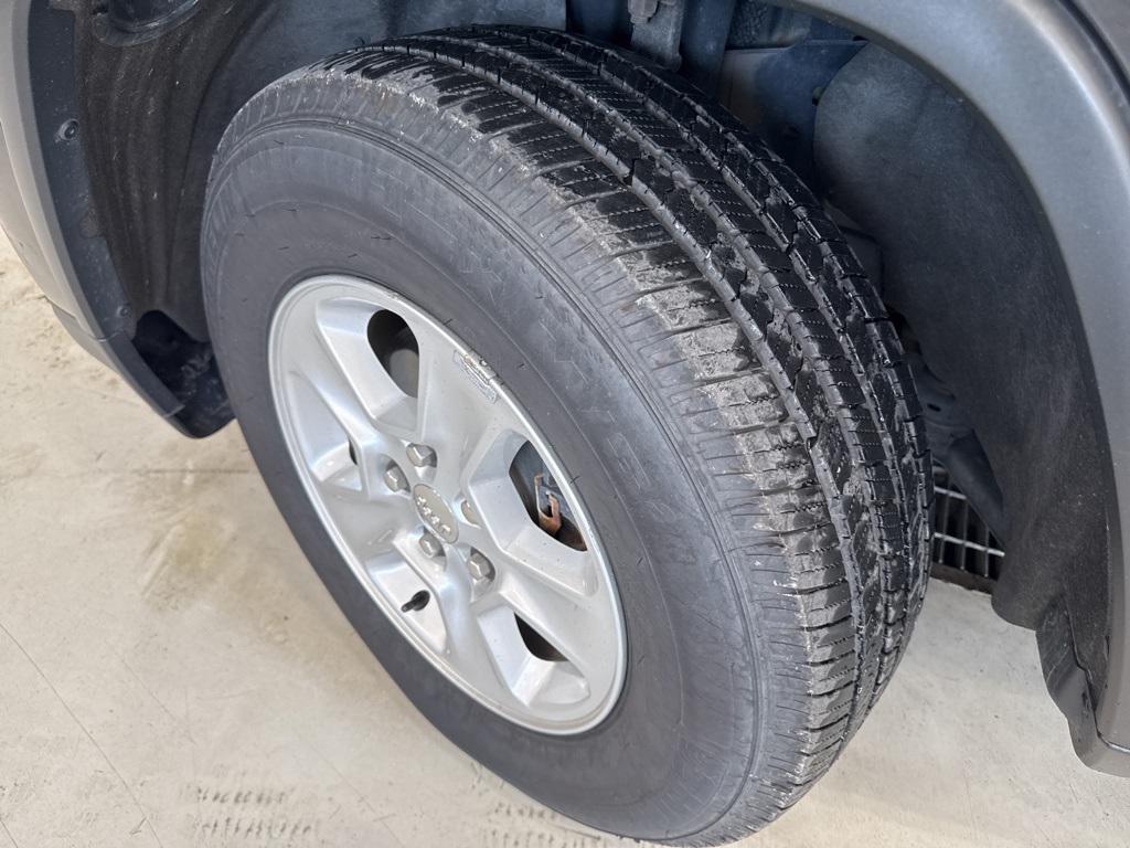 used 2015 Jeep Grand Cherokee car, priced at $9,596