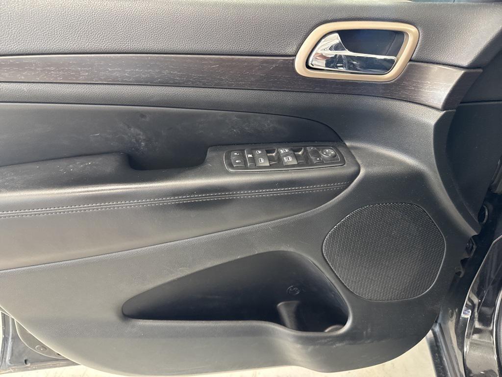 used 2015 Jeep Grand Cherokee car, priced at $9,596