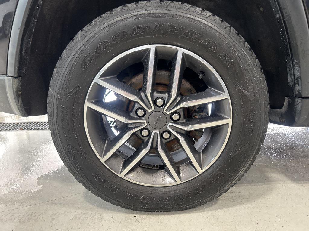 used 2013 Jeep Grand Cherokee car, priced at $9,000
