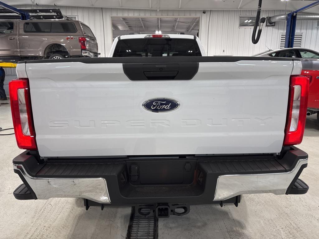 new 2025 Ford F-350 car, priced at $72,670