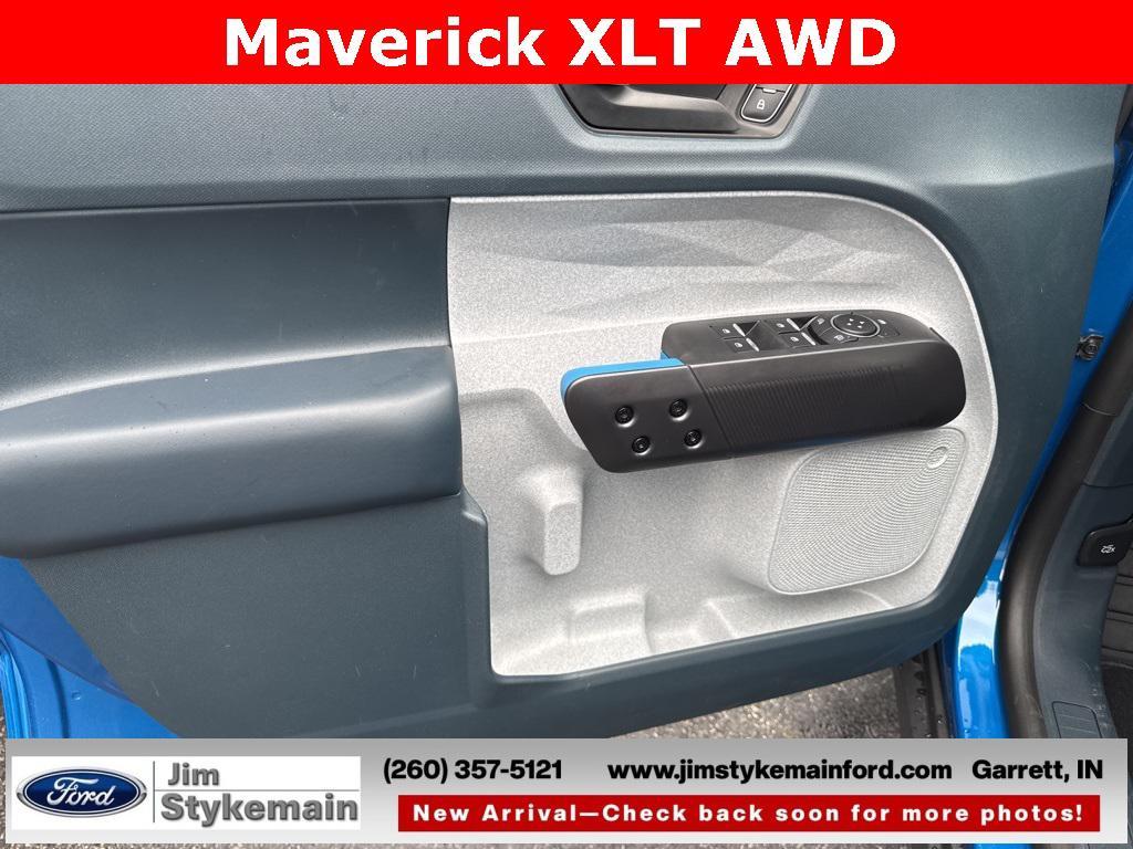new 2025 Ford Maverick car, priced at $34,005
