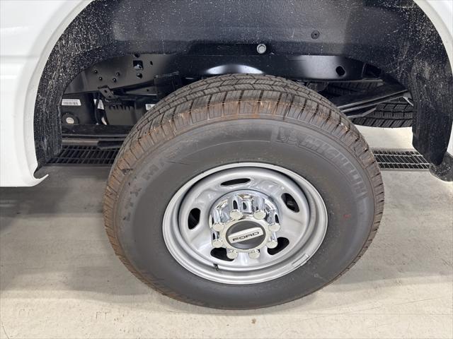 new 2025 Ford F-250 car, priced at $67,560