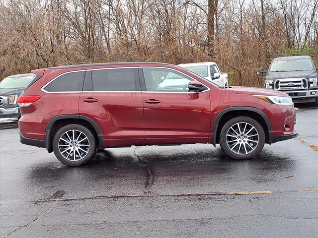 used 2018 Toyota Highlander car, priced at $21,995