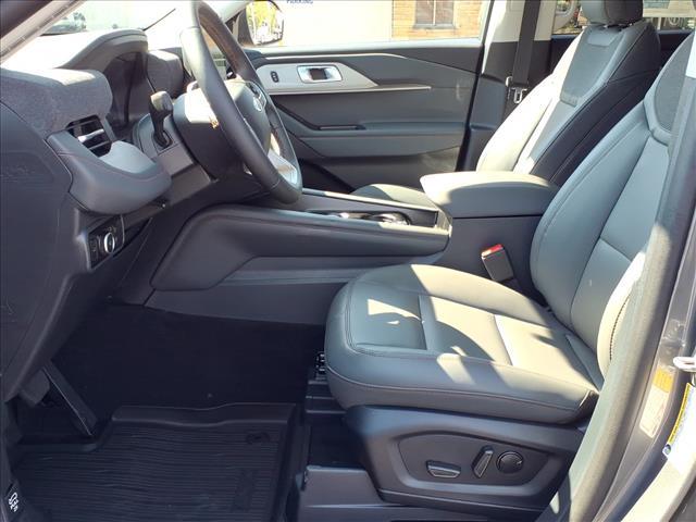 new 2025 Ford Explorer car, priced at $50,955