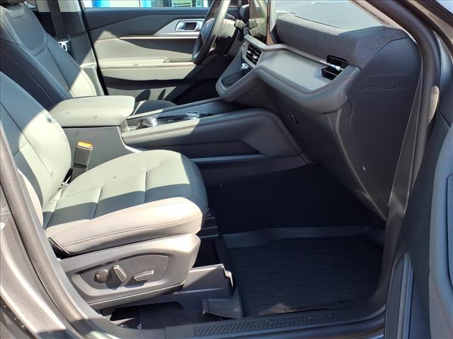 new 2025 Ford Explorer car, priced at $50,955
